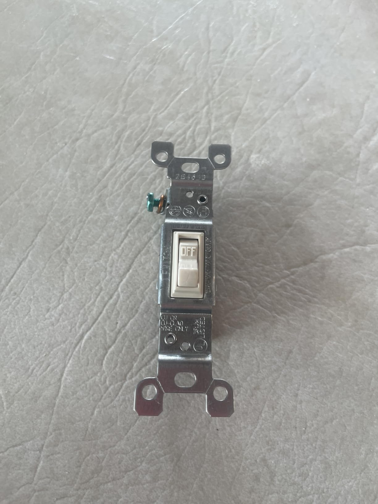Leviton 15 Amp, 120 Volt, Toggle Framed Single-Pole AC Quiet Switch, Residential Grade, Grounding, 10-Pack, 1451-2WM, White customer photo 2