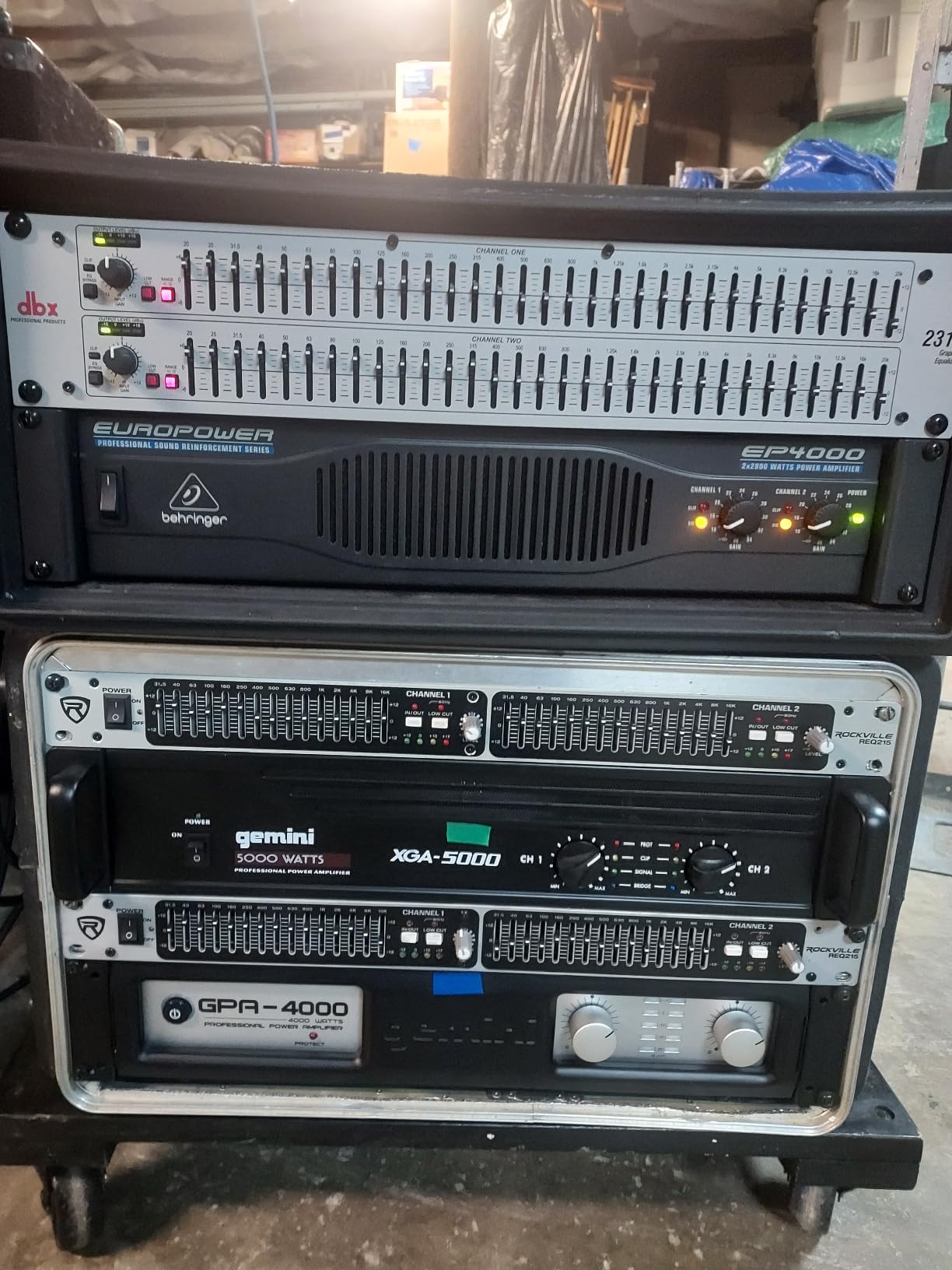 Behringer Europower EP4000 Professional 4,000-Watt Stereo Power Amplifier With ATR (Accelerated Transient Response) Technology customer photo 1