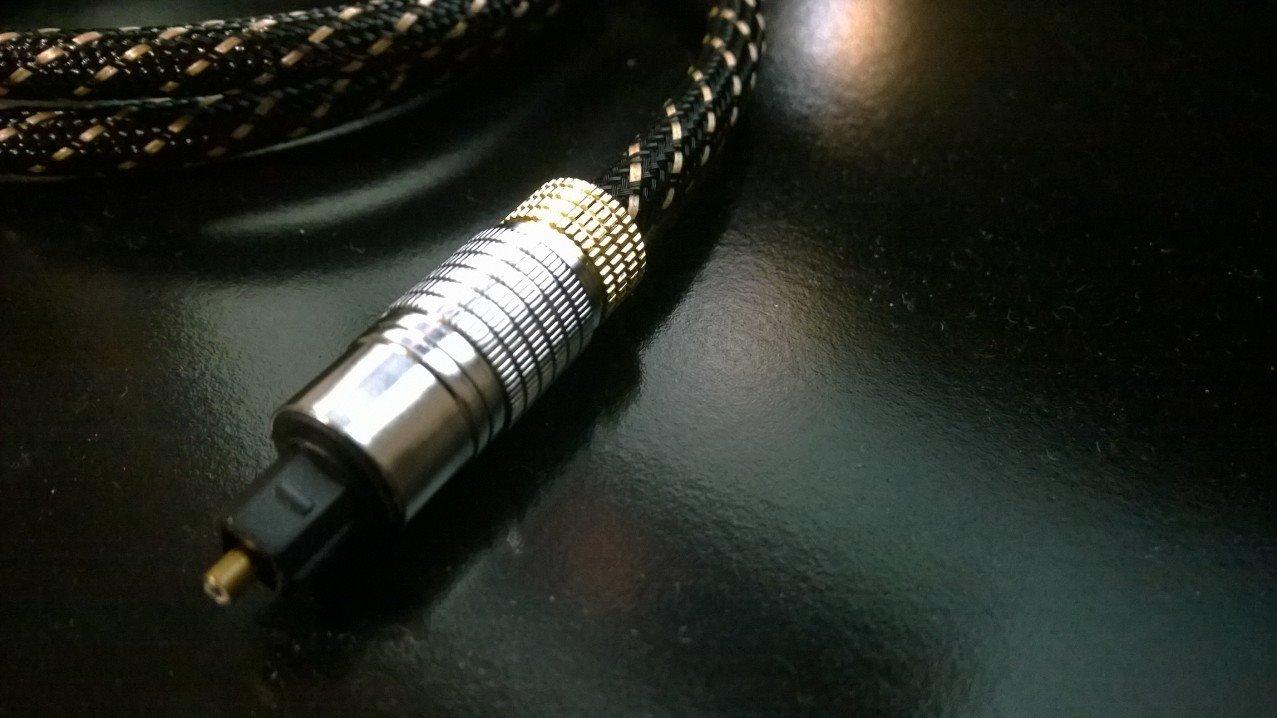 Cable Matters Premium Optical Audio Cable, Toslink Cable, 6ft - Digital S/PDIF Cord, Compatible with Samsung, Sonos, Sony, and Bose Soundbars customer photo 2