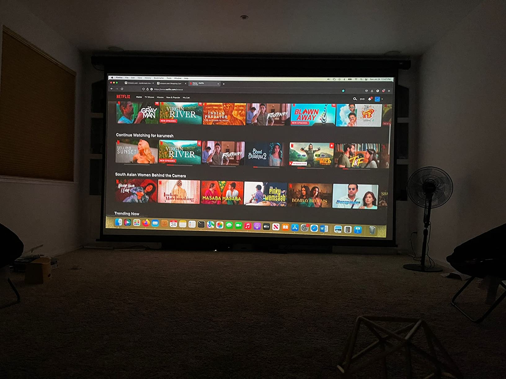 Motorized Projector Screen 180-INCH, Elite Screens Spectrum Swift-RC1 Remote, Electric Projection Screen Movie Home Theater Gaming 4K/8K, ELECTRIC180H2 customer photo 2