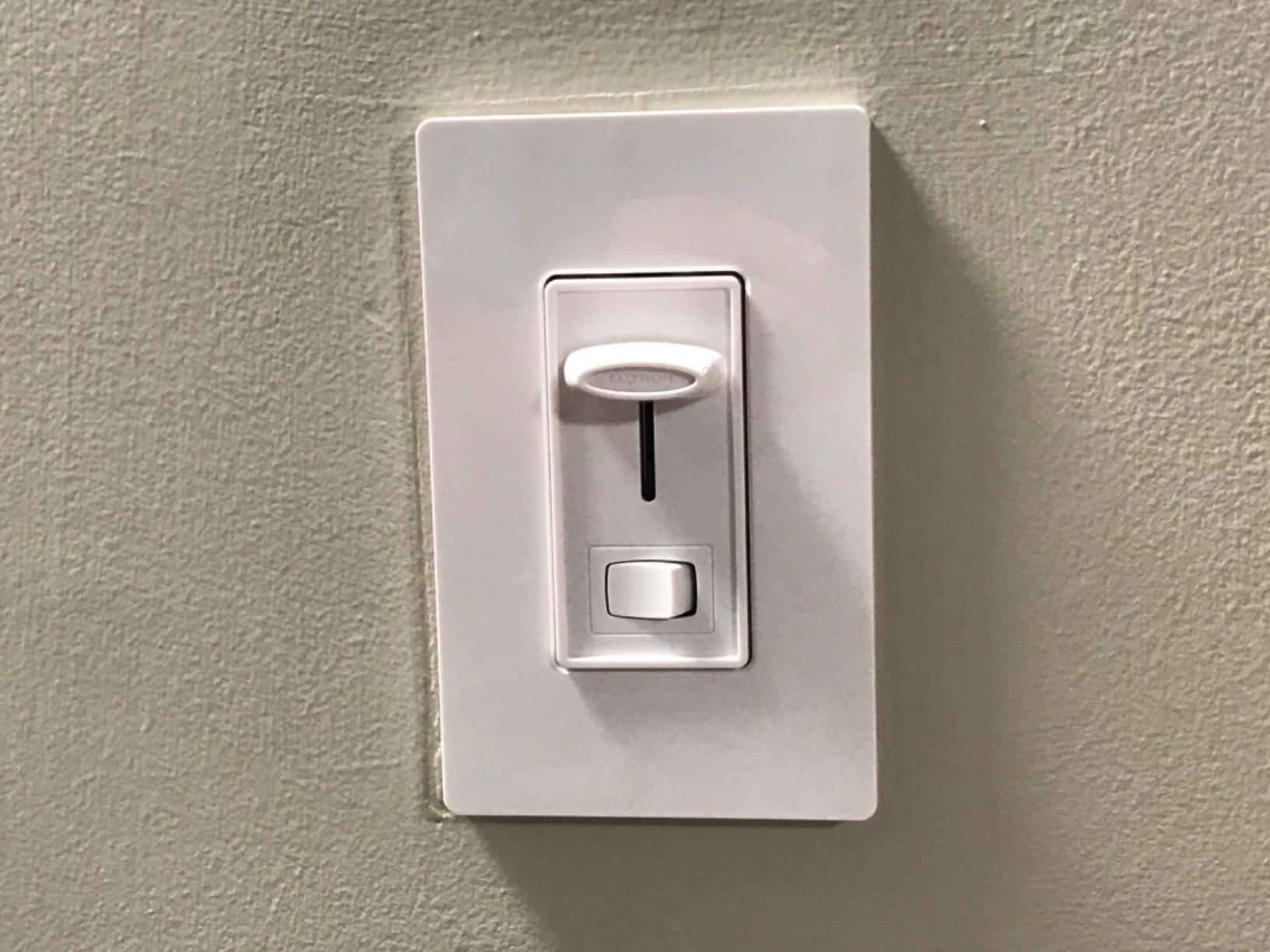 Lutron Skylark LED+ Dimmer Switch, Slide Dimmer, Single Pole/3-way | For Dimmable LEDs, flicker-free dimming, broad compatibility, easy install, no neutral required, SCL-153P-WH, White customer photo 2