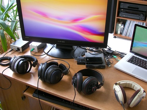 beyerdynamic DT 990 PRO Studio Headphones (250 Ohm, Black) | Open Back, Over Ear, Wired Professional Mixing, Music Production, Editing, Audiophile customer photo 2