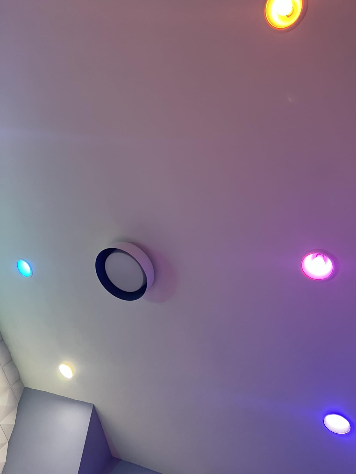 Philips Hue Bridge, Smart Lighting Hub, Matter-Compatible, Multi-Room and Out-of-Home Control, Create Automations and Zones, Works with Voice customer photo 2