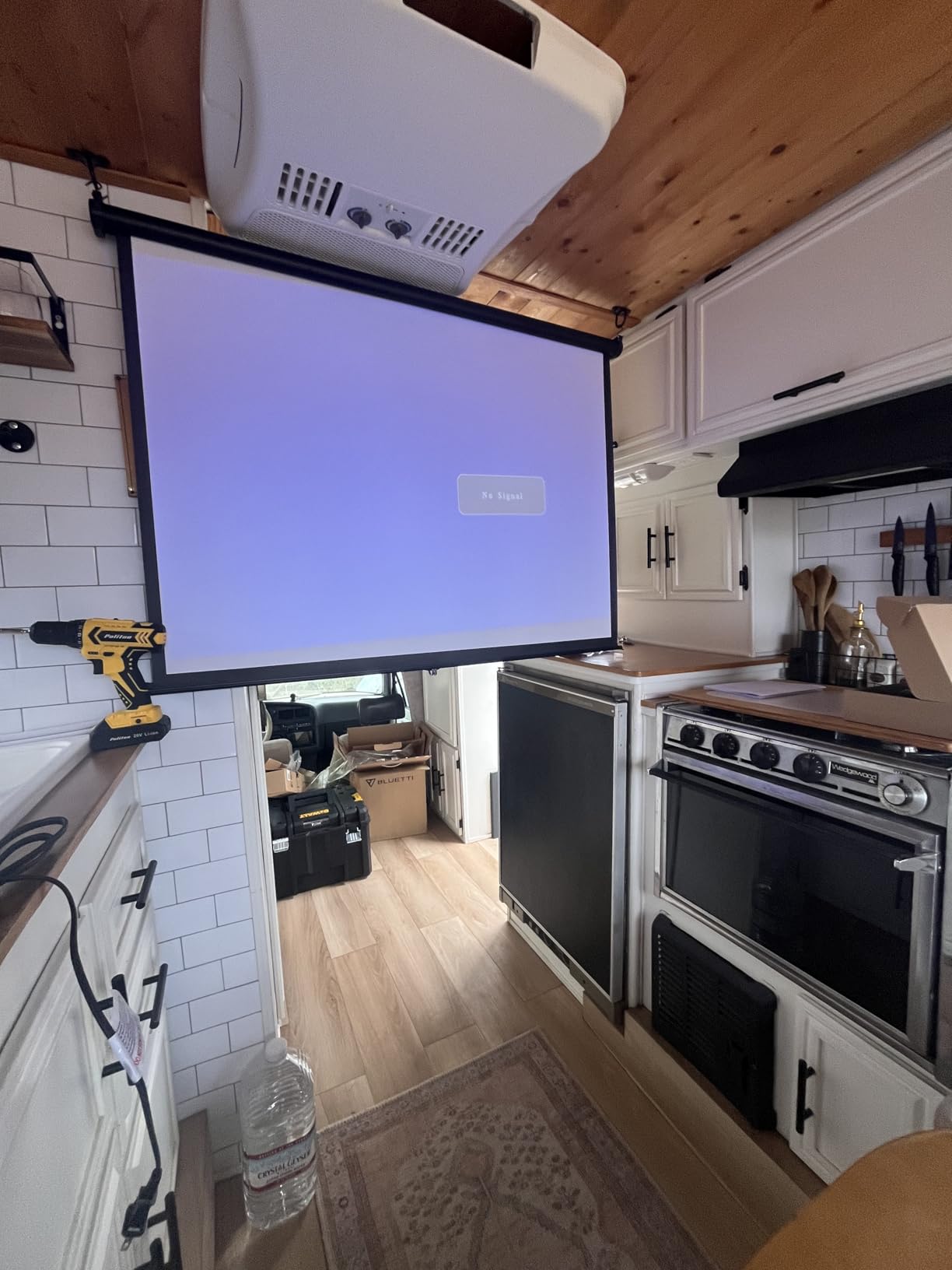 Pyle 50 Inches Projector Screen Portable Floor Standing Fold-Out Roll-Up Tripod Manual, Mobile Movie Screen, Home Theater Cinema Wedding Party Office Presentation, Quick Assembly - PRJTP53, White customer photo 2
