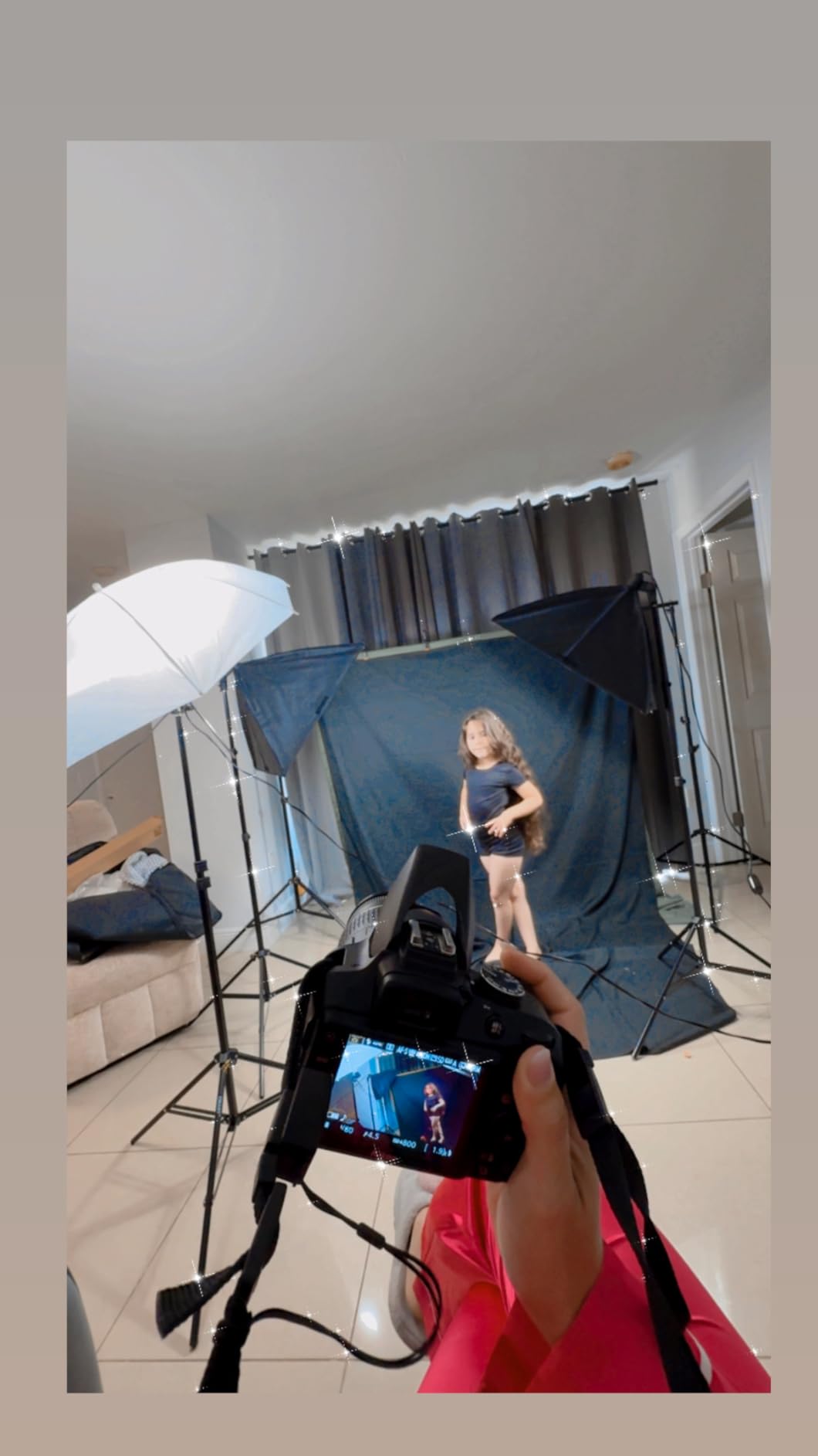 EMART 8.5 x 10 ft Backdrop Support System, Professional Photography Lighting Kit with 5500K 50W LED, 6 * 9ft Backdrop *3, Reflector,Umbrellas&Softbox Lighting Kit for Studio, Portrait, Video Shooting customer photo 1