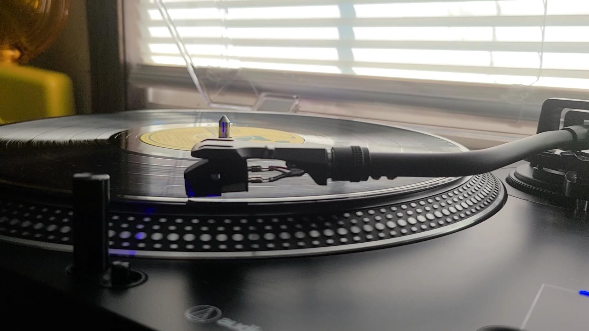 Audio-Technica AT-LP140XP-BK Direct-Drive Professional DJ Turntable, Hi-Fi, Fully Manual, 3 Speed, High Torque Motor | 3-Speed, 45, 78) Direct-Drive High-Torque DC, Manual, At-Xp3 with At-Hs6 Headshell, Phono 5.5 Mv, Pitch ±8/±16/±24% customer photo 1