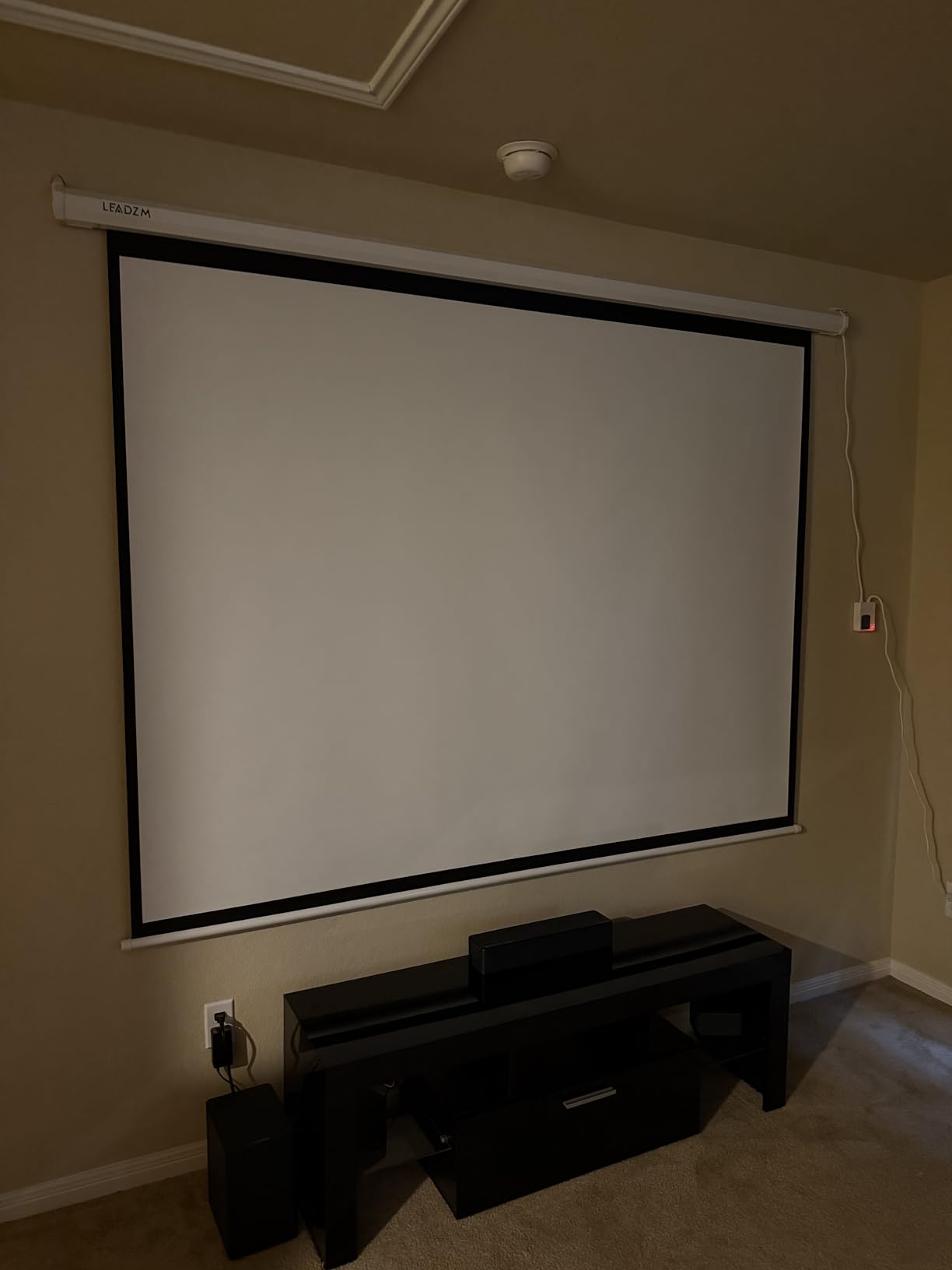 Motorized Projector Screen with Remote Control, No Wrinkles, Without Dents, HD Screen, for Home Theater Office Classroom TV Usage (100in 4:3) customer photo 1