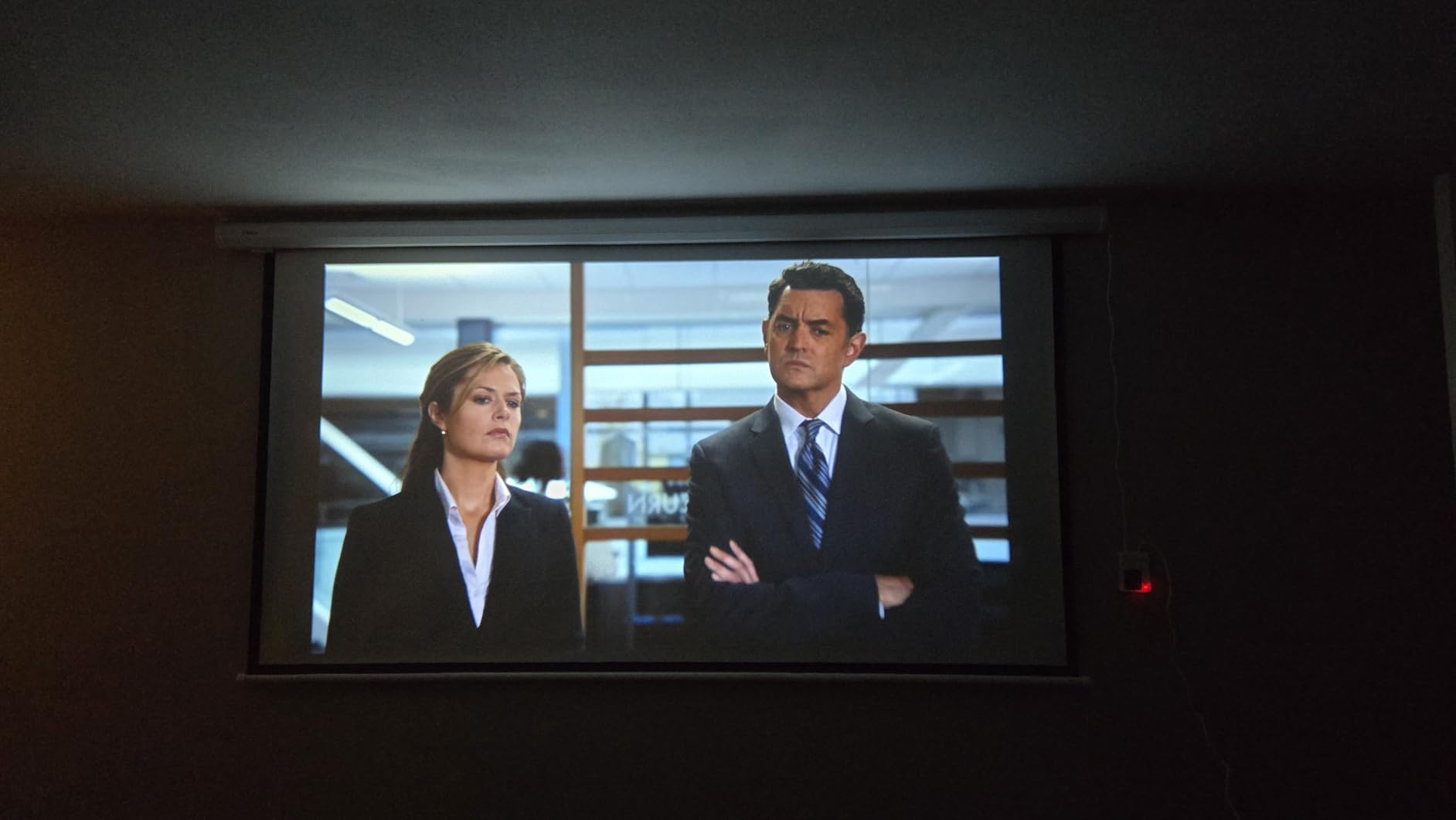 Motorized Projector Screen with Remote Control, No Wrinkles, Without Dents, HD Screen, for Home Theater Office Classroom TV Usage (100in 4:3) customer photo 2