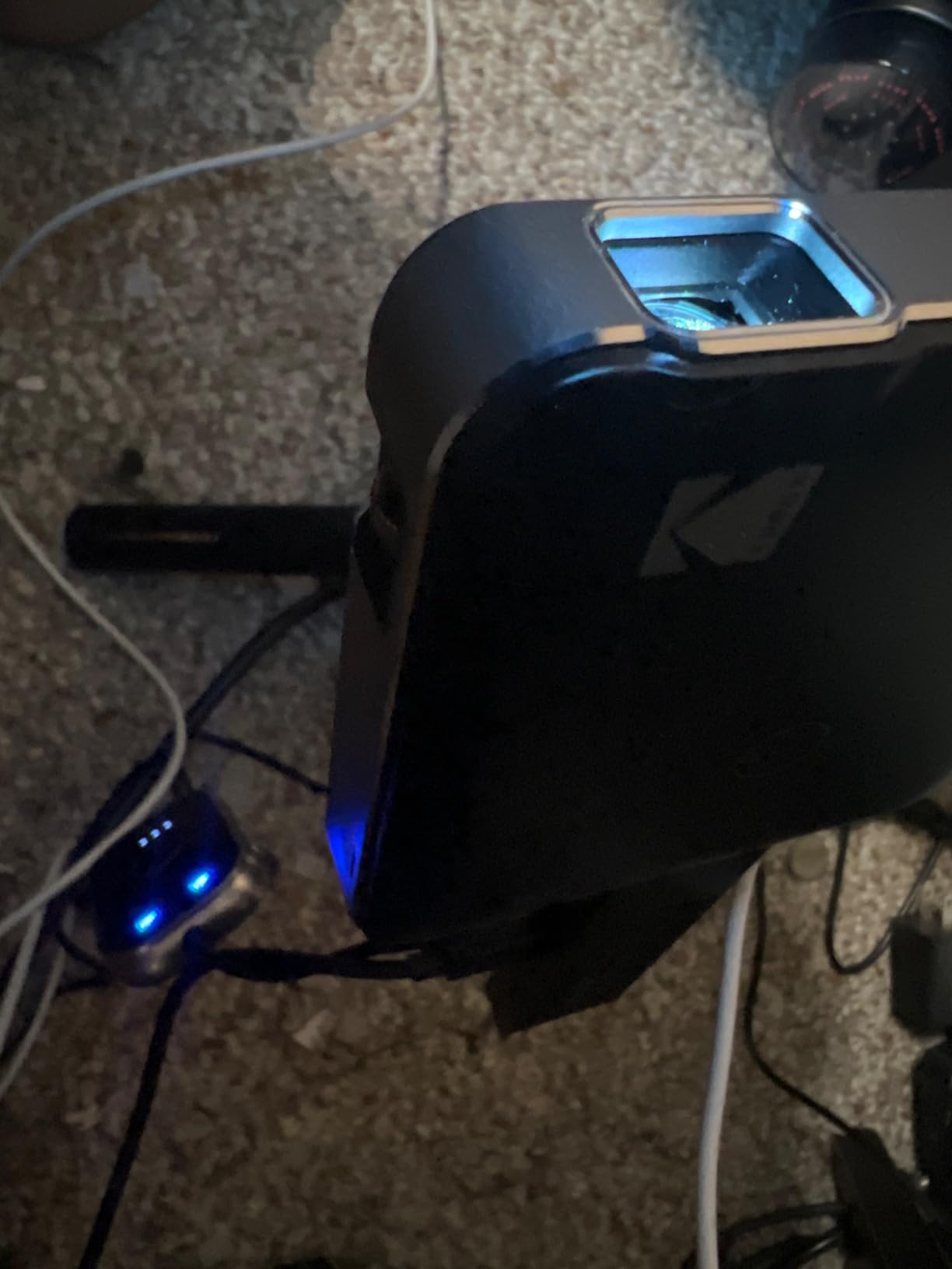 KODAK Luma 150 Ultra Mini Pocket Pico Projector, 1080P Support, Built-in Rechargeable Battery & Speaker customer photo 1