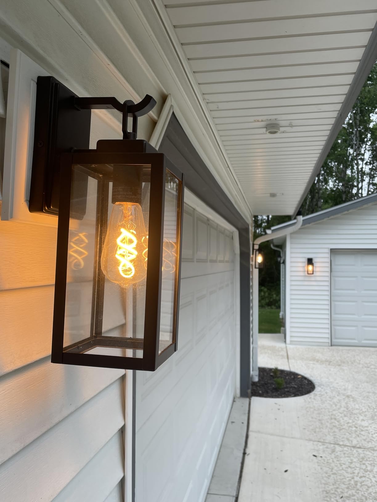 Feit Electric PAR38/RGBW/CA/AG 90 Watt Equiv, 2.4 GHz WiFi Only, No Hub Required, Color Changing and Tunable White customer photo 2
