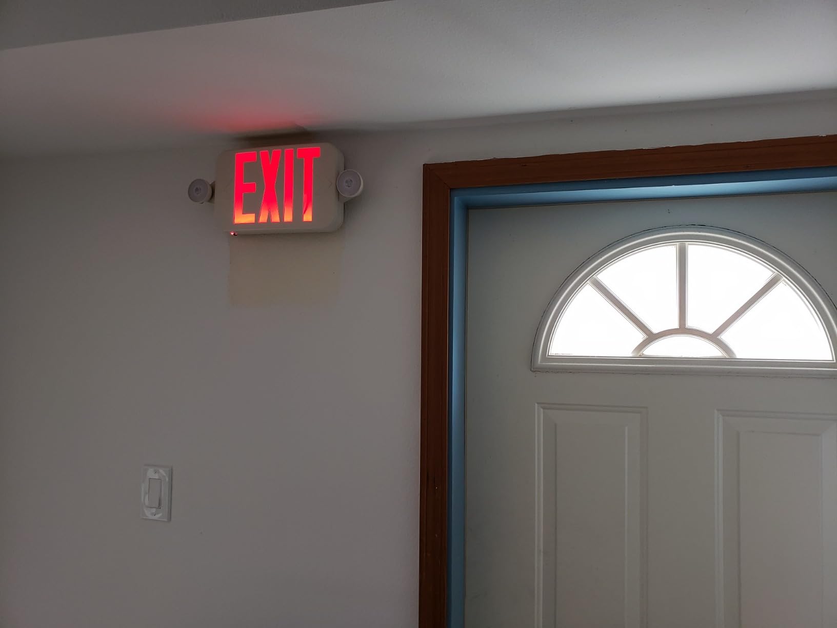 FREELICHT 6 Pack Red Double-Sided LED Exit Signs with Emergency Lights, Two LED Adjustable Heads, 90min Battery Backup, Hard Wired, UL Listed, AC 120/277V, Flame Retardant for Commercial Use customer photo 2