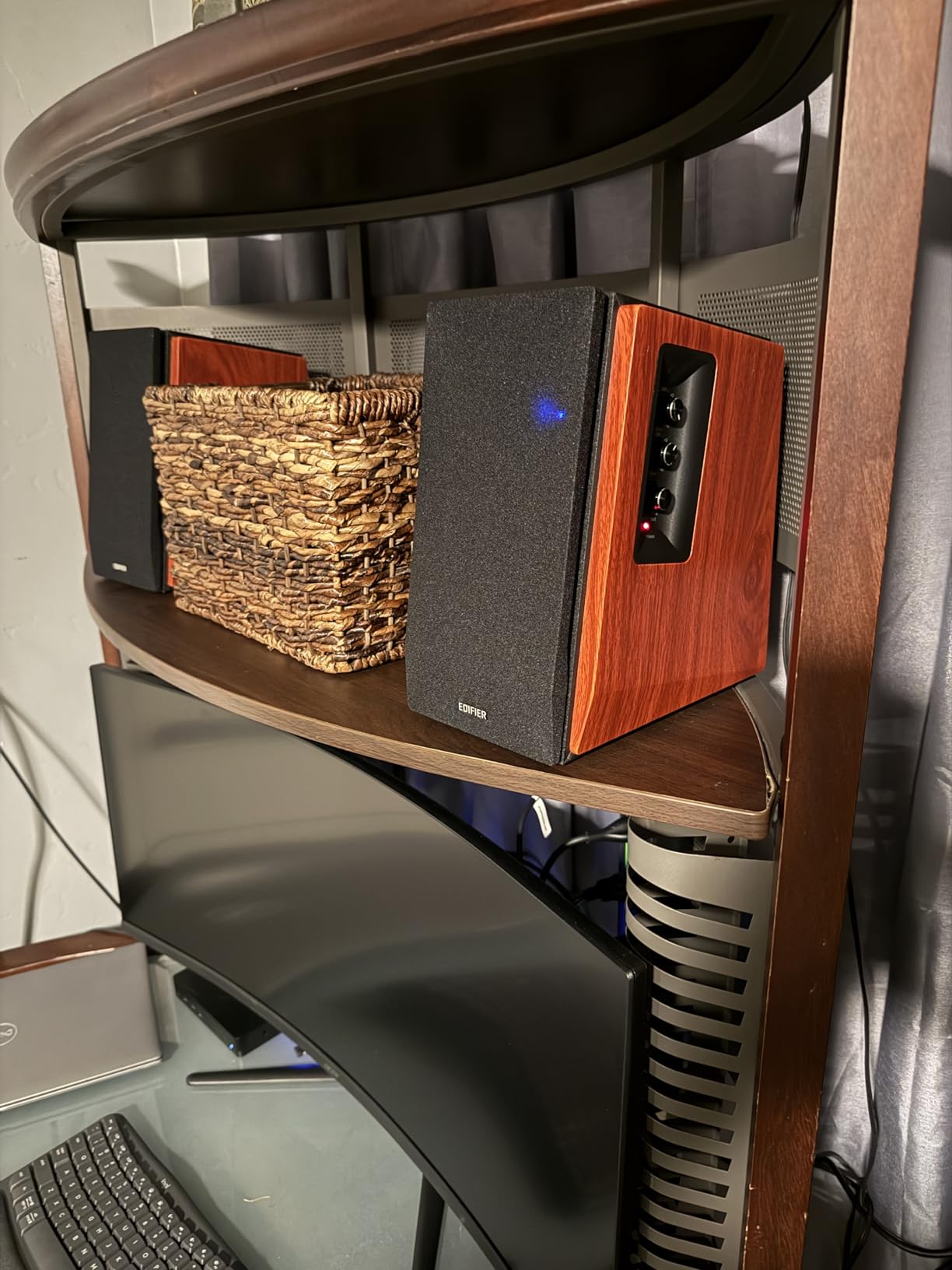 Edifier R1700BTs Active Bluetooth Bookshelf Speakers - 2.0 Wireless Near Field Studio Monitor Speaker - 66W RMS with Subwoofer Line Out customer photo 1