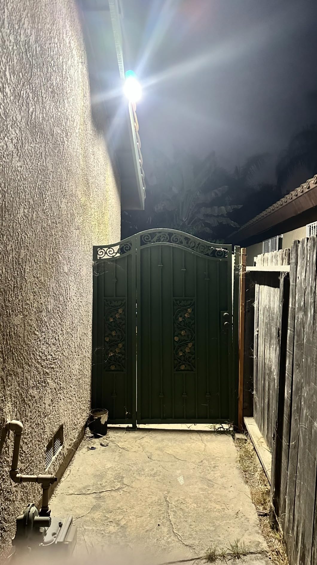 LE Solar Lights for Outside, Solar Lights Outdoor with Motion Sensor, WL4000 High Brightness, 3 Adjustable Heads 270° Wide Lighting Angle, IP65 Waterproof, Wireless Wall Lamp for Yard Garage, 2 Packs customer photo 2