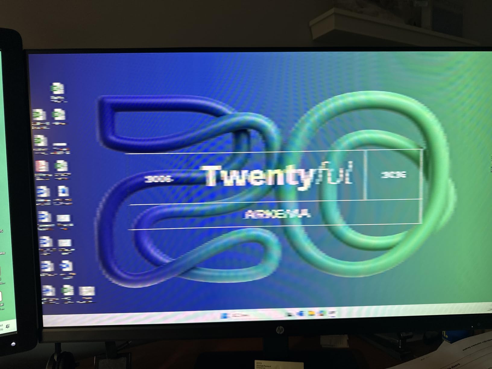 HP 24mh FHD Monitor - Computer Monitor with 23.8-Inch IPS Display (1080p) - Built-in Speakers and VESA Mounting - Height/Tilt Adjustment for Ergonomic Viewing - HDMI and DisplayPort customer photo 1