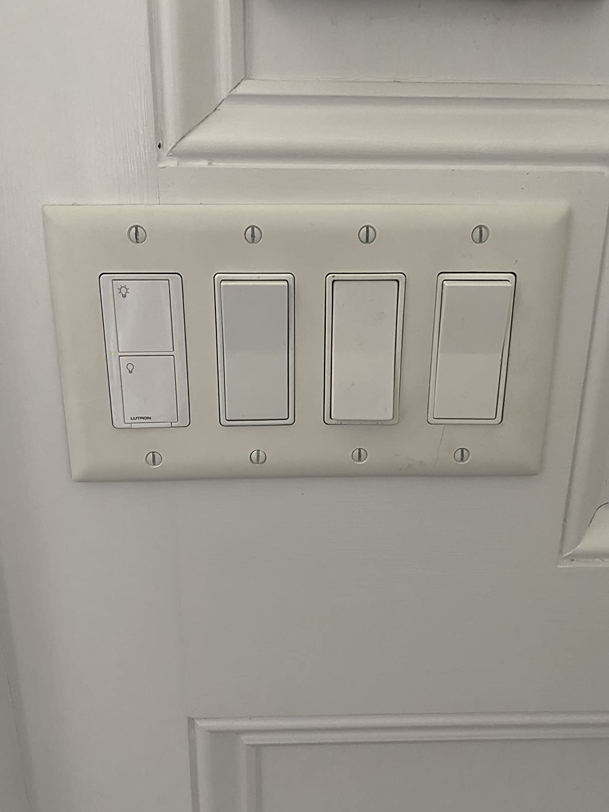 Lutron Caseta Smart Switch Starter Kit; Smart Light Switch, Hub & Wallplate | Smart Kit has ultra reliable connection, doesn't rely on WiFi; connect to Alexa, Apple Home, Google Home, P-BDG-PKG1WS, White customer photo 1