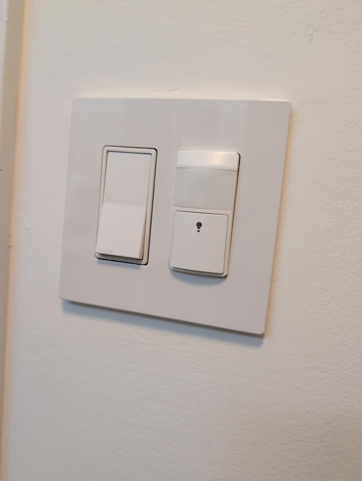 TOPGREENER PIR Motion Sensor Light Switch, No Neutral No Ground Wire, 2 Pack | Occupancy & Vacancy Sensor Switch, Operable Without Ground Wire, Single Pole, UL listed, Wall Plate Included, TDOS5-HL-W, White customer photo 2