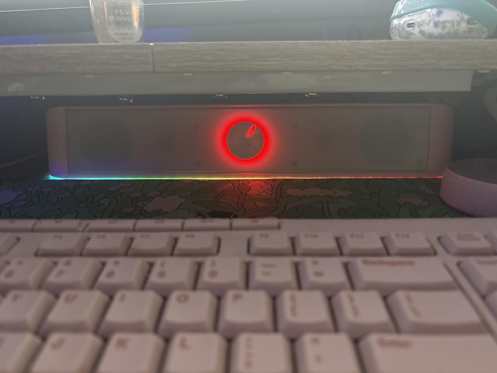 Redragon GS560 RGB Desktop Soundbar, 2.0 Channel Computer Speaker with Dynamic Lighting Bar Audio-Light Sync/Display, Touch-Control Backlit with Volume Knob, USB Powered w/ 3.5mm Cable, Black customer photo 2
