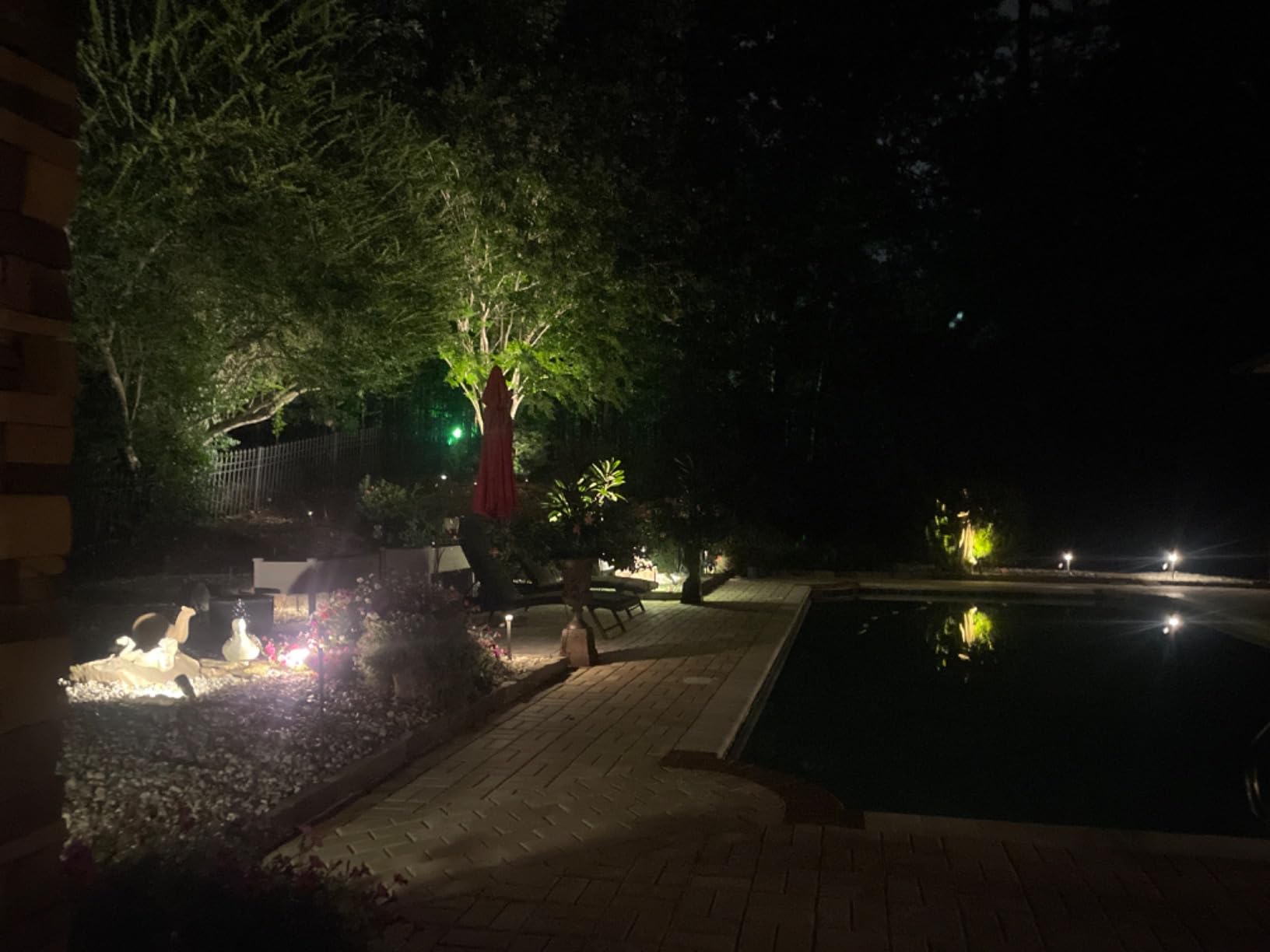 Lutron Caseta Smart Outdoor Plug for Lights and Motors (Smart Hub Required) | Smart Outdoor Plug for Patio, Backyard, Outdoor Lights, Waterproof, Built to last, All year round timer, PD-15OUT-BL, Black customer photo 1