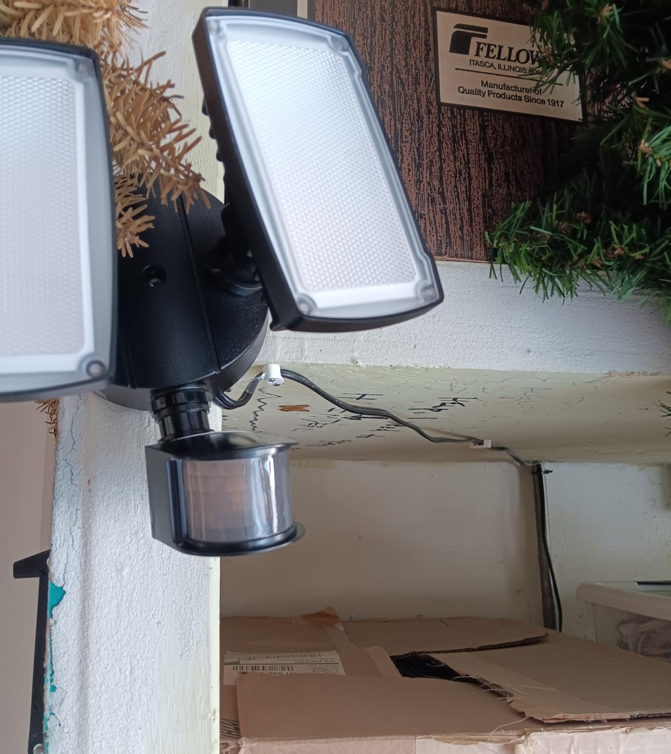 UME 19W LED Flood Light Motion Sensor Outdoor, 2 Adjustable Head, 2000LM, 5000K, IP65 Waterproof, Dusk to Dawn Security Light with Photocell for Exterior, Outside, Garage, House (Black) customer photo 2