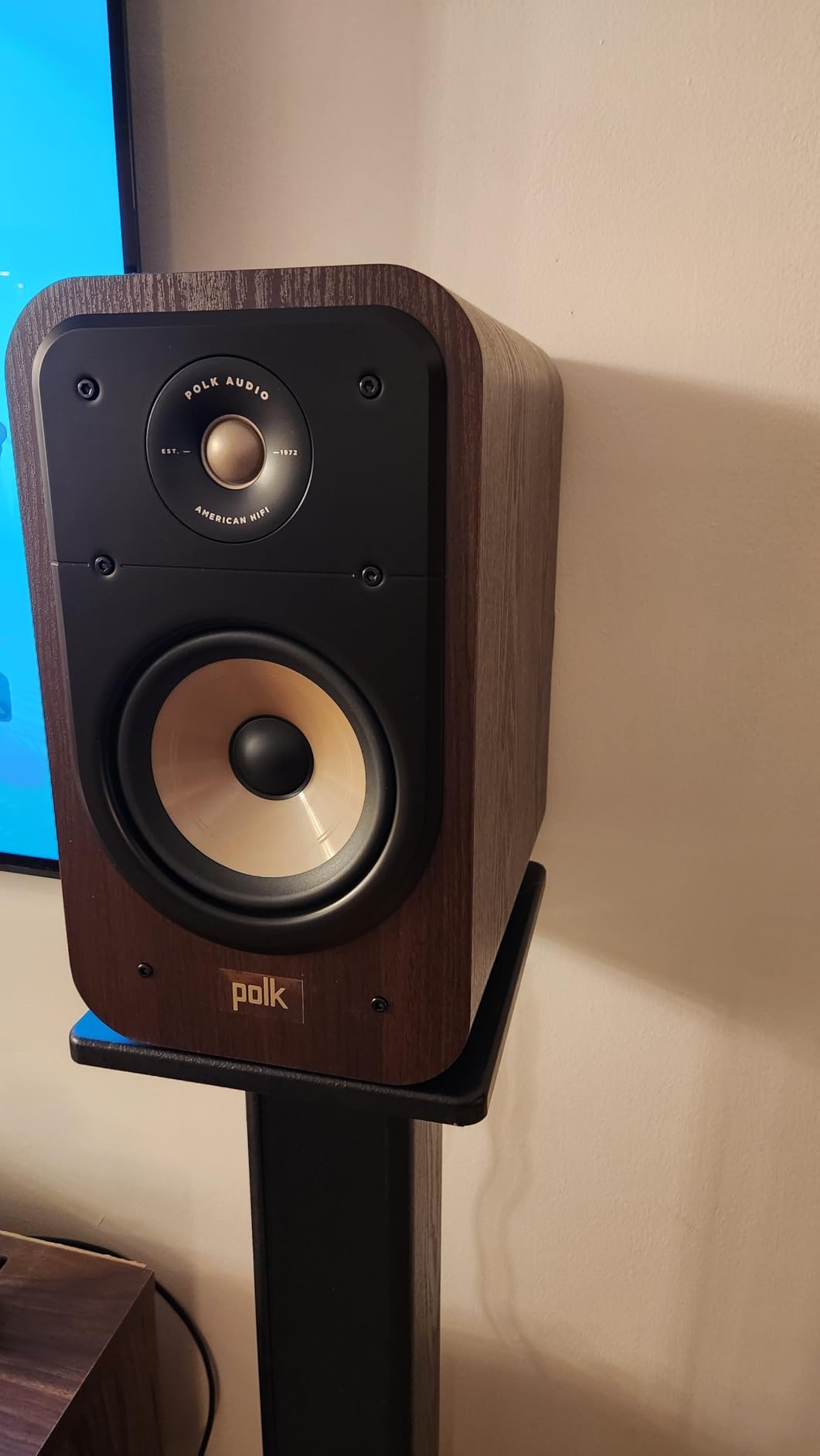 Polk Signature Elite ES20 Bookshelf Speakers - Pair (Walnut) customer photo 1