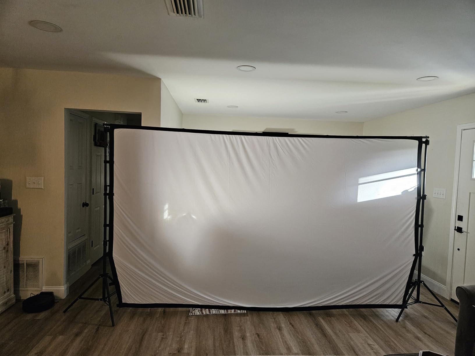 TOWOND Projector Screen and Stand, 150 inch Indoor Outdoor Projection Screen, Portable 16:9 4K HD Rear Front Movie Screen with Carry Bag Wrinkle-Free Design for Home Theater Backyard Cinema customer photo 1