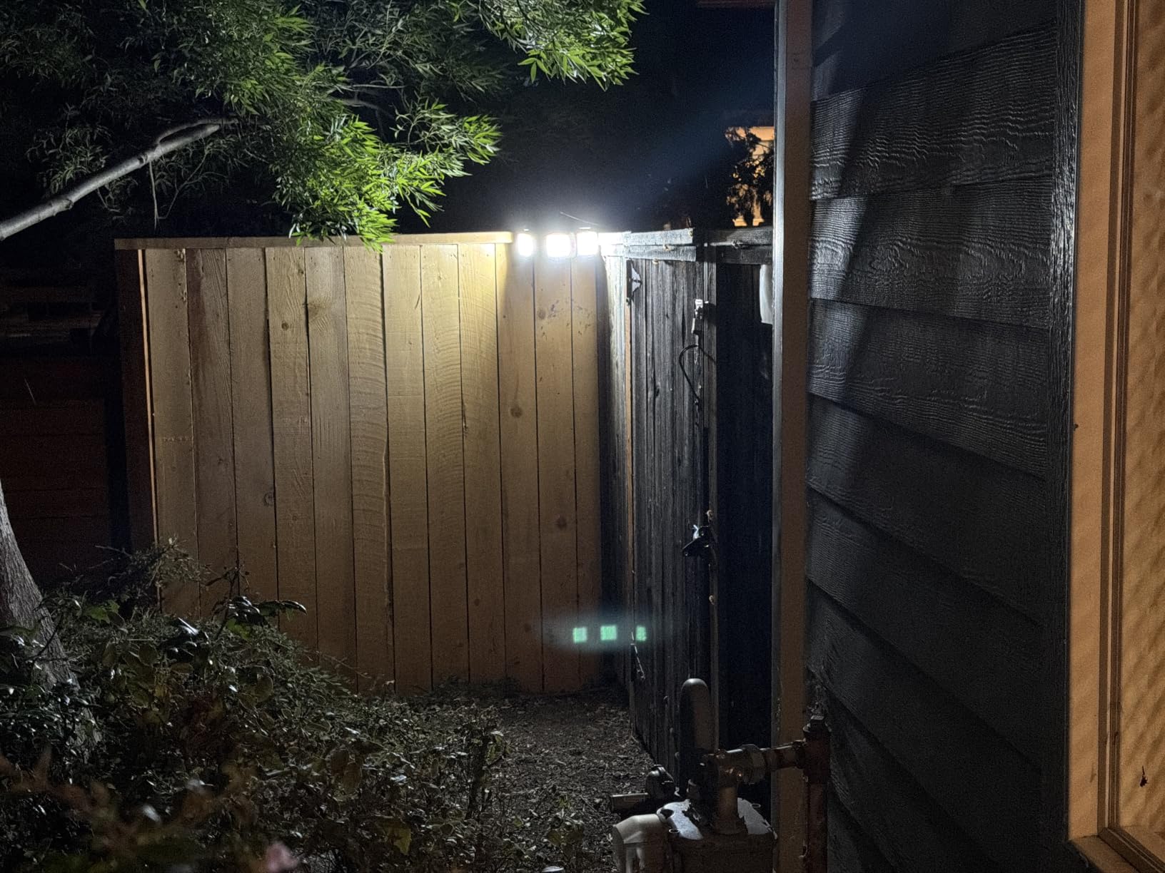 intelamp Solar Outdoor Lights, 6000mAh Motion Sensor with Dual Sensors, Waterproof Solar Flood Lights 270° Wide Angle for Outside with 3 Modes customer photo 1