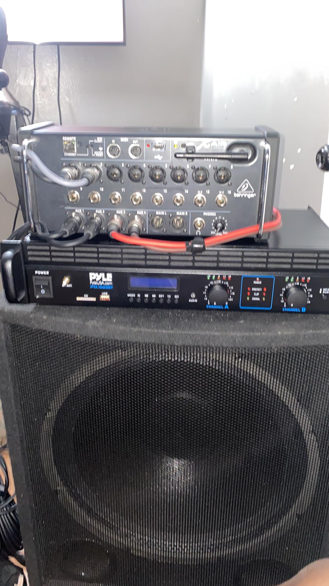 Pyle 2-Channel Rack Mount Power Amplifier with Bluetooth - 2000W Bridgeable with TRS XLR Input, Speakon Outputs, USB-A Input with MP3 Player, Bridge Mode, Cooling Fan, LED Level Meters - PTA1000BT customer photo 1