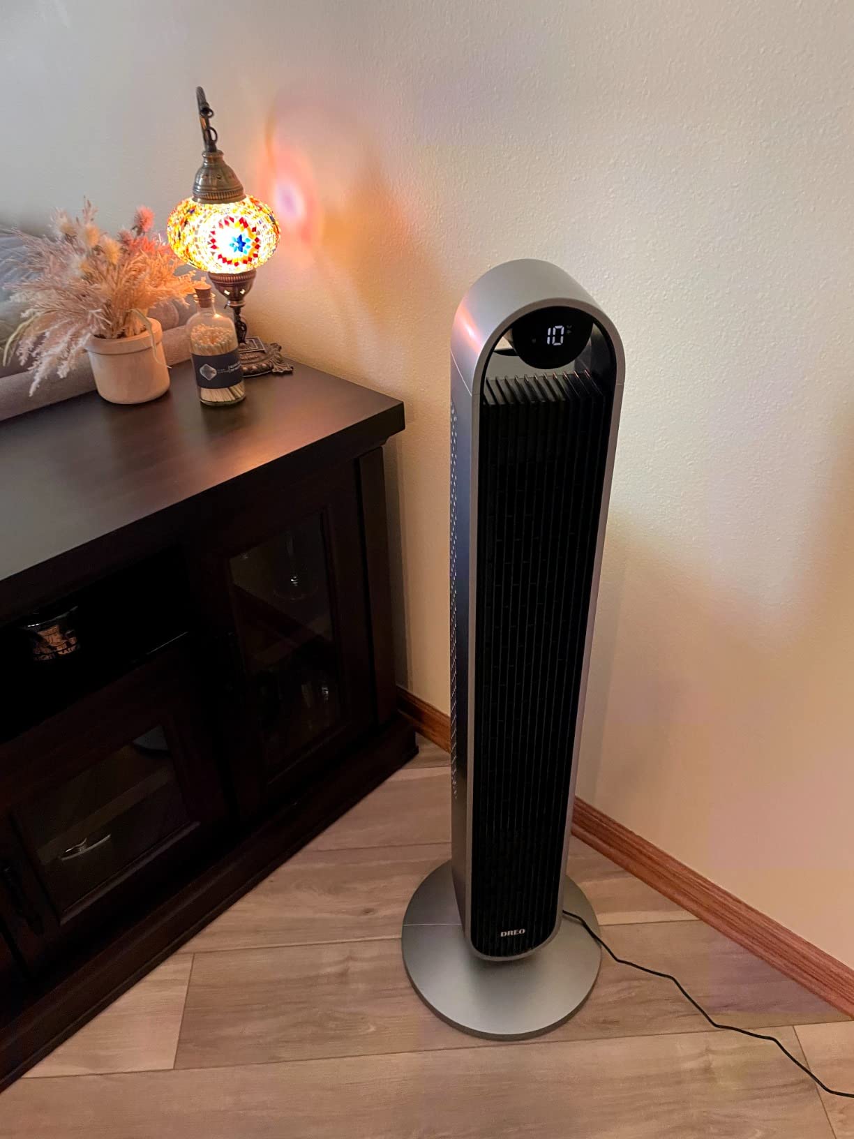 DREO Smart Tower Fan for Bedroom, 120° Oscillating Fan, 28ft/s Velocity Bladeless Standing Fan with 12 Speeds, 4 Modes, 12H Timer Cooling Fans for Home, Living Room, App & Alexa Control customer photo 2