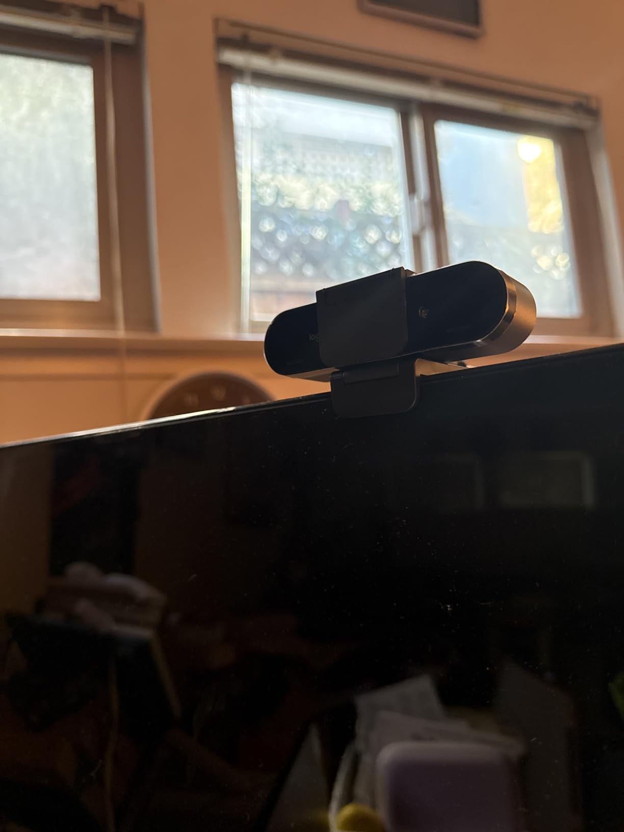 Logitech Brio Ultra 4K HD Webcam for Streaming and Meetings - Ultra HD with glass lens, auto light correction, wide view, works with Windows Hello customer photo 1