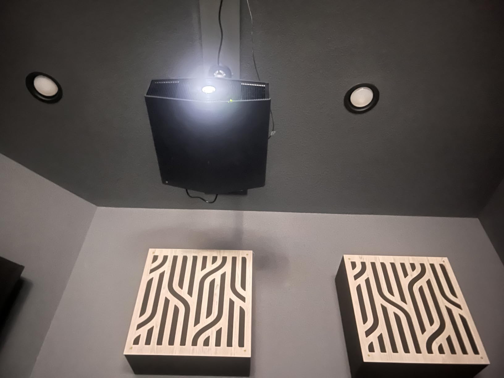 Sony VPL-XW5000ES 4K HDR Laser Home Theater Projector with Native 4K SXRD Panel customer photo 2