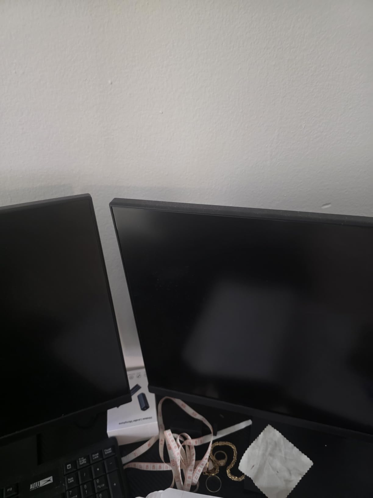 KOORUI 27 Inch Gaming Office Monitor 144Hz VA Display 4000:1 Contrast Ratio, FreeSync FHD 1080P, Eye Care TÜV Rheinland Certified, Slim Bezels, HDMI VGA Ports, Ergonomic Tilt, VESA Mount, Black customer photo 1