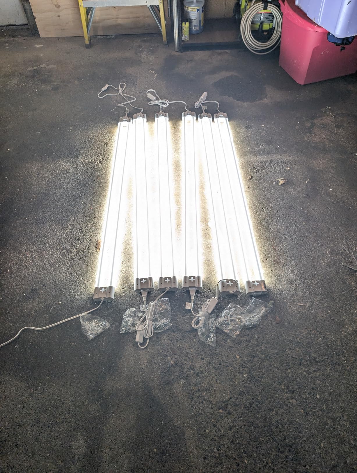 Sunco 6 Pack LED Shop Lights for Workshop 4FT, Linkable Garage Lighting, 4500 LM, 40W (150W Equivalent), 6000K Daylight Deluxe, Surface + Suspension Mount, 48 Inch Integrated Fixture, White customer photo 2