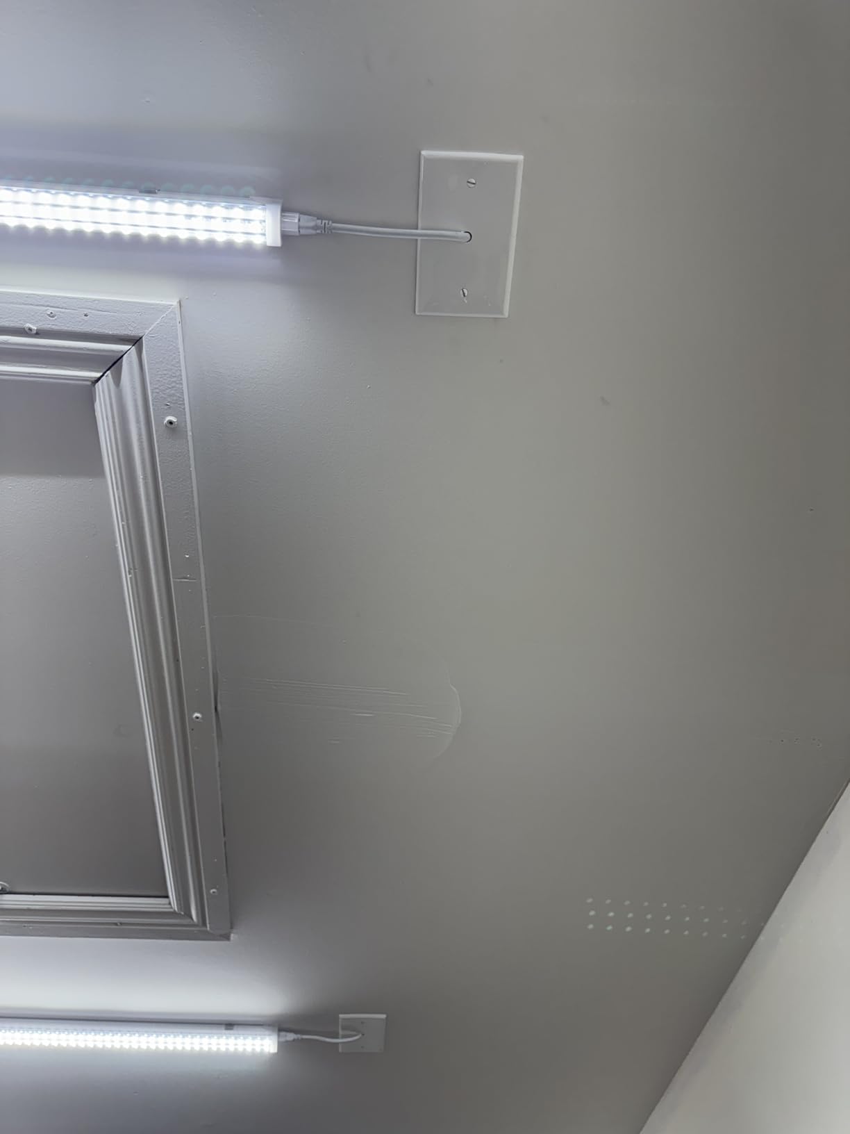 Ensenior 4FT LED Shop Lights, 6000K T8 Commercial Bay Daylight, 6 Pack | Ultra bright 5000LM, 36W (139 LM/W), linkable plug & play, commercial bay shop light, ETL & FCC certified customer photo 2