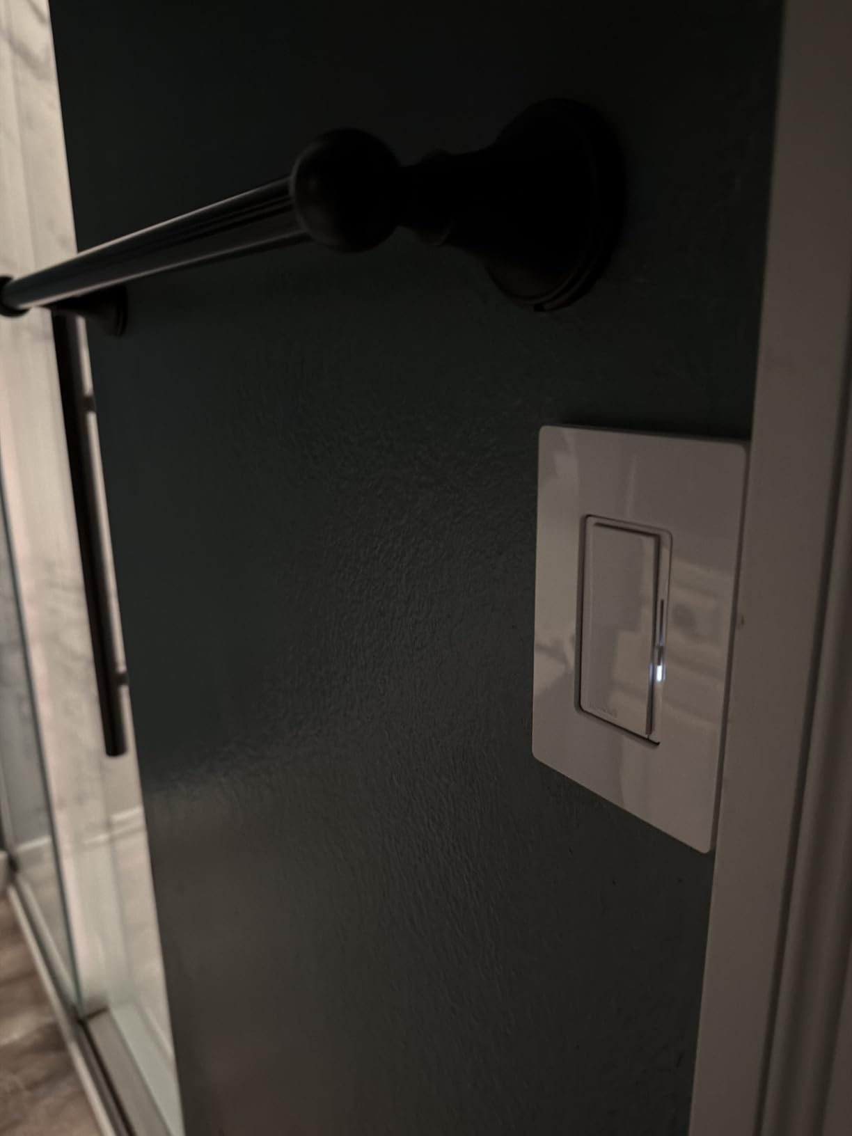 Lutron Caseta Diva Smart Dimmer Switch (Smart Hub Required), w Wallplate | For Caseta systems, for dimmable LED light, no neutral required, soft glow light bar, single-pole/3-way, DVRFW-6L-WH-A, White customer photo 1