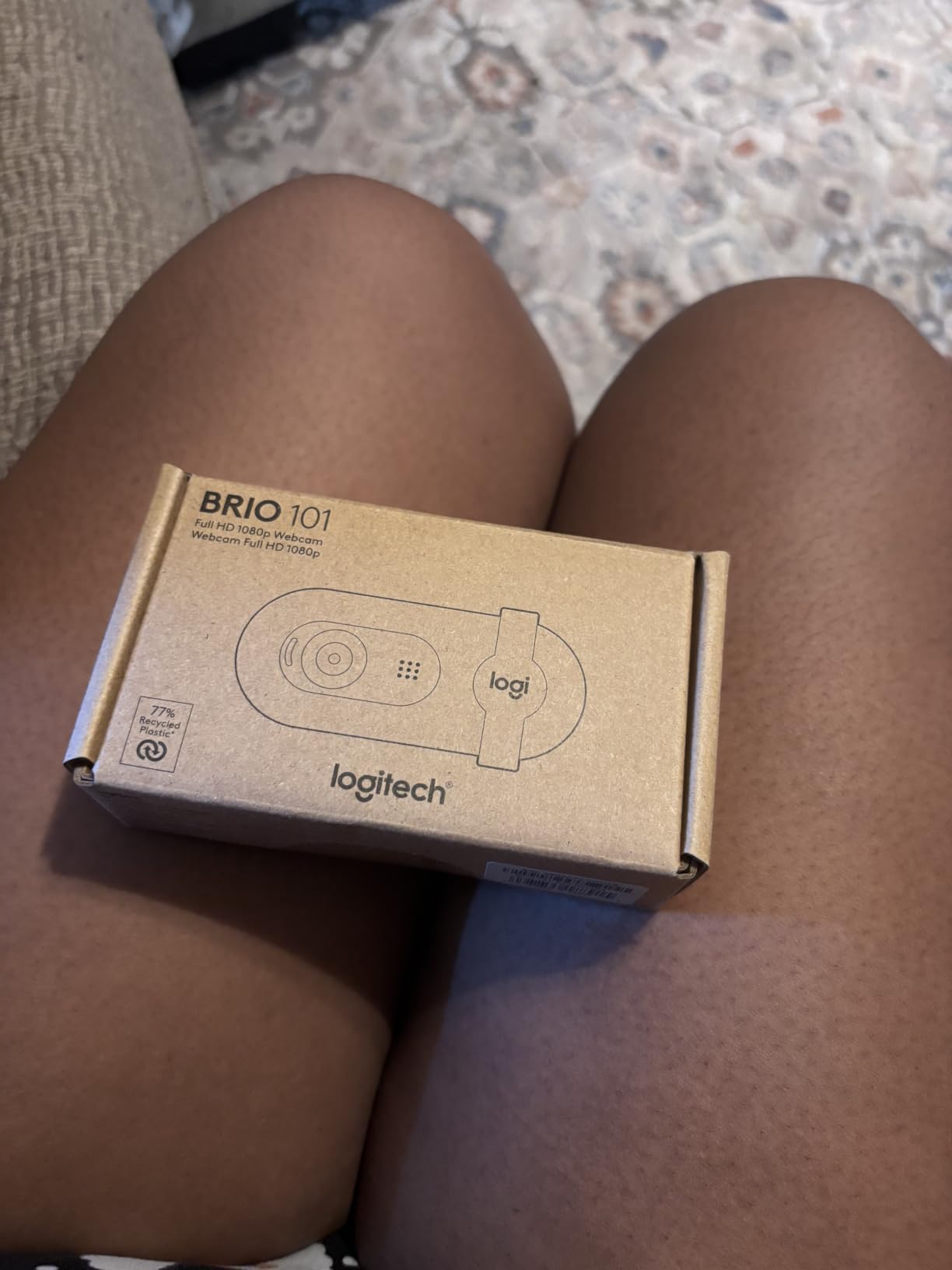 Logitech Brio 100 Full HD 1080p Webcam for Streaming and Meetings - White | 1080p with auto-light correction, built-in mic, privacy shutter, USB-A, compatible with Teams, Google Meet, Zoom and more customer photo 2
