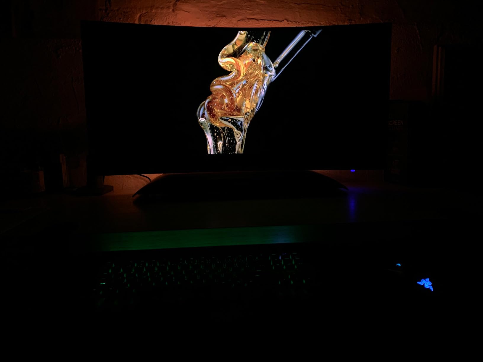 34 Inch Curved Ultrawide Gaming Monitor Mini LED 3440 x 1440p 165Hz PC Computer Gaming Monitor, USB Type C Power Delivery, HDMI, DP, Stereo Speakers, Charger Pad, Black customer photo 1