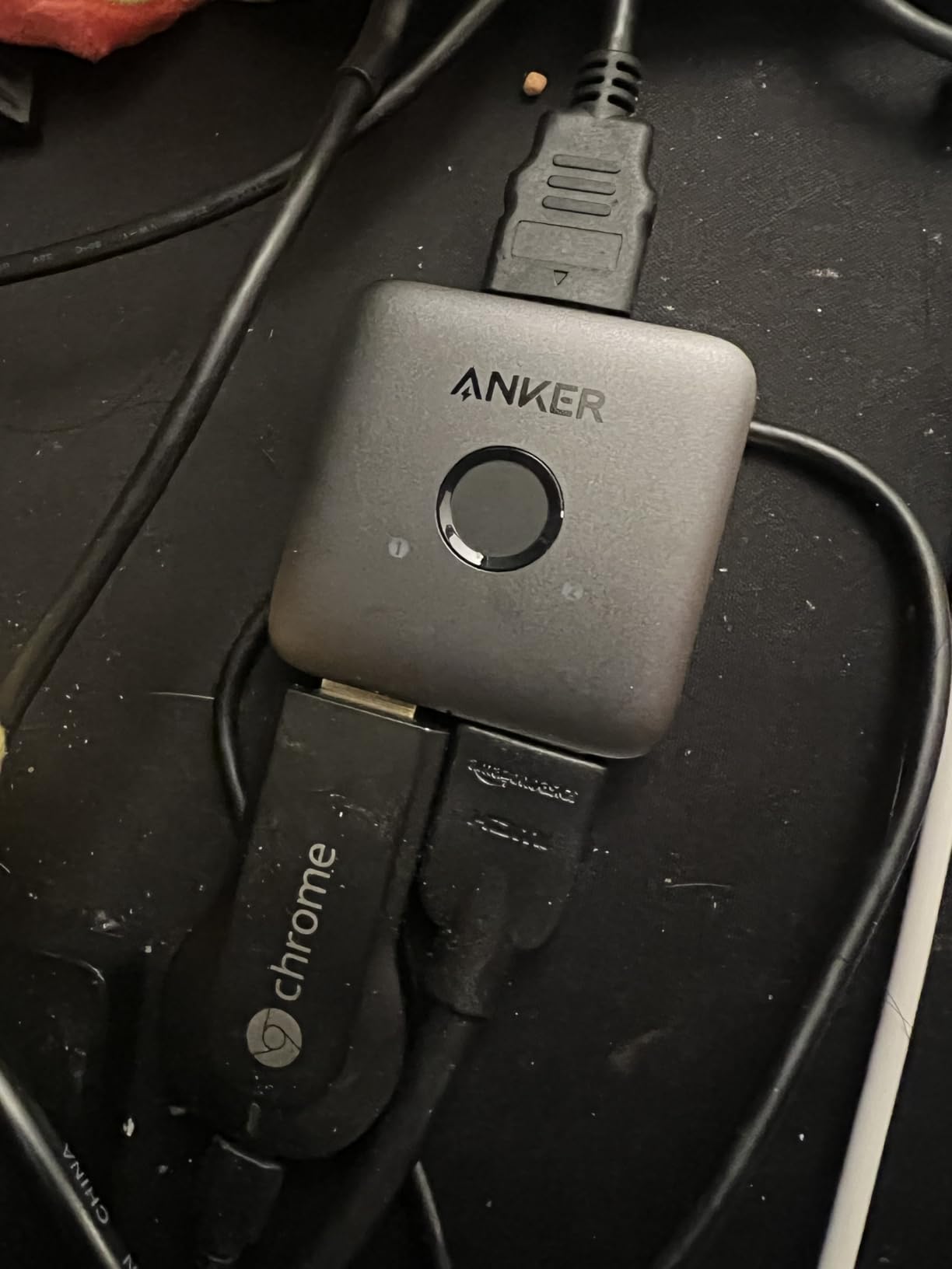 Anker HDMI Switch, 4K@60Hz HDMI Switcher, 2 in 1 Out with Smooth Finish, Supports HDR, 3D, Dolby, Compatible with Laptops, PC, Xbox Series, PS5 / PS4, Projector, and More customer photo 2
