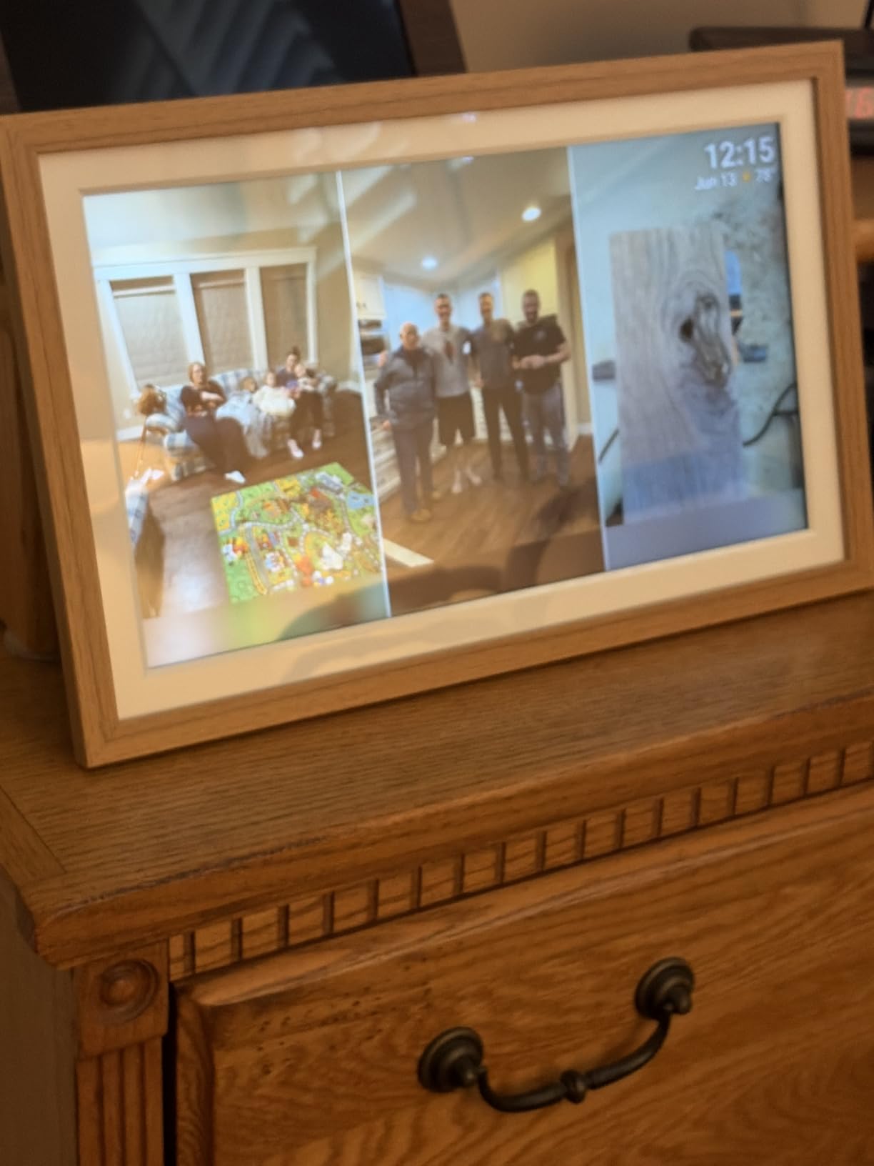 Digital Picture Frame, Frameo 15.6 Inch Large Digital Photo Frame WiFi, 1920x1080 IPS FHD Touch Screen, 32GB customer photo 2