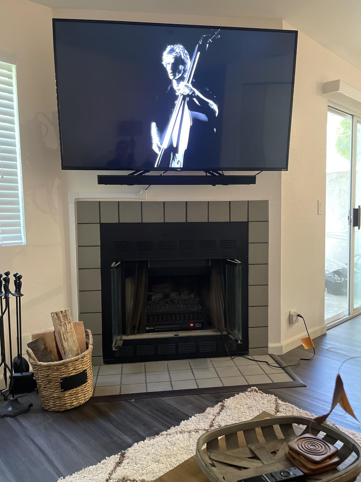 HW-B750D/ZA 5.1 ch Soundbar w/ Dolby Audio, Surround Sound expansion, Bass Boost, Adaptive Sound, DTS Virtual:X, Wireless Subwoofer, 2024 customer photo 2