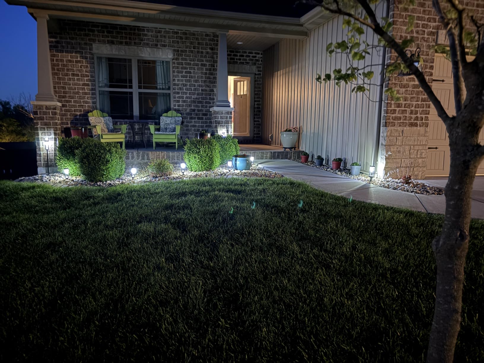 BITPOTT Bright Solar Pathway Lights Outdoor, 8 Pack Solar Garden Lights for Outside Waterproof IP65, Auto On/Off Outdoor Light for Yard Garden Lawn Walkway Driveway Landscape Lighting customer photo 2