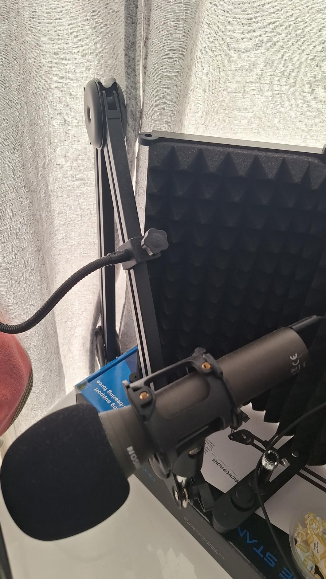 SAMSON Technologies Q2U USB/XLR Dynamic Microphone Recording and Podcasting Pack | Gray Bundled with Pop Filter + Mic Arm + Microfiber Cleaning Cloth (4 Items) customer photo 1