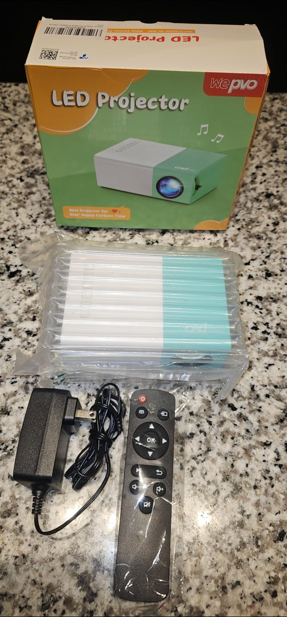 Projector Mini Portable Outdoor Movie Projectors, LED Pico Video Projector for Home Theater Film Projectors, Compatible with Smartphone/Tablet/Laptop/TV Stick/PS/USB customer photo 2