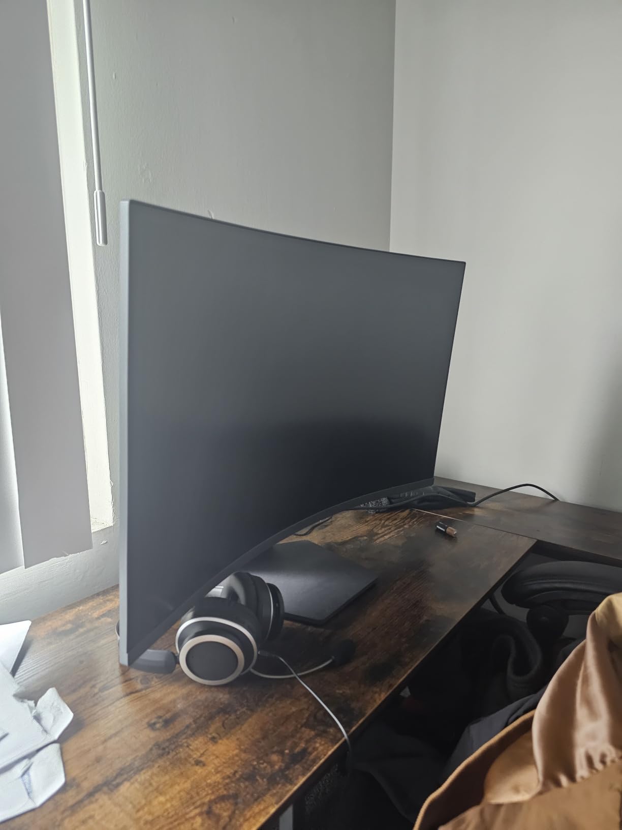 LG 32GS60QC-B Ultragear 32-inch Curved Gaming Monitor QHD (2560x1440) 180Hz 1ms 1000R AMD FreeSync HDR10 customer photo 1
