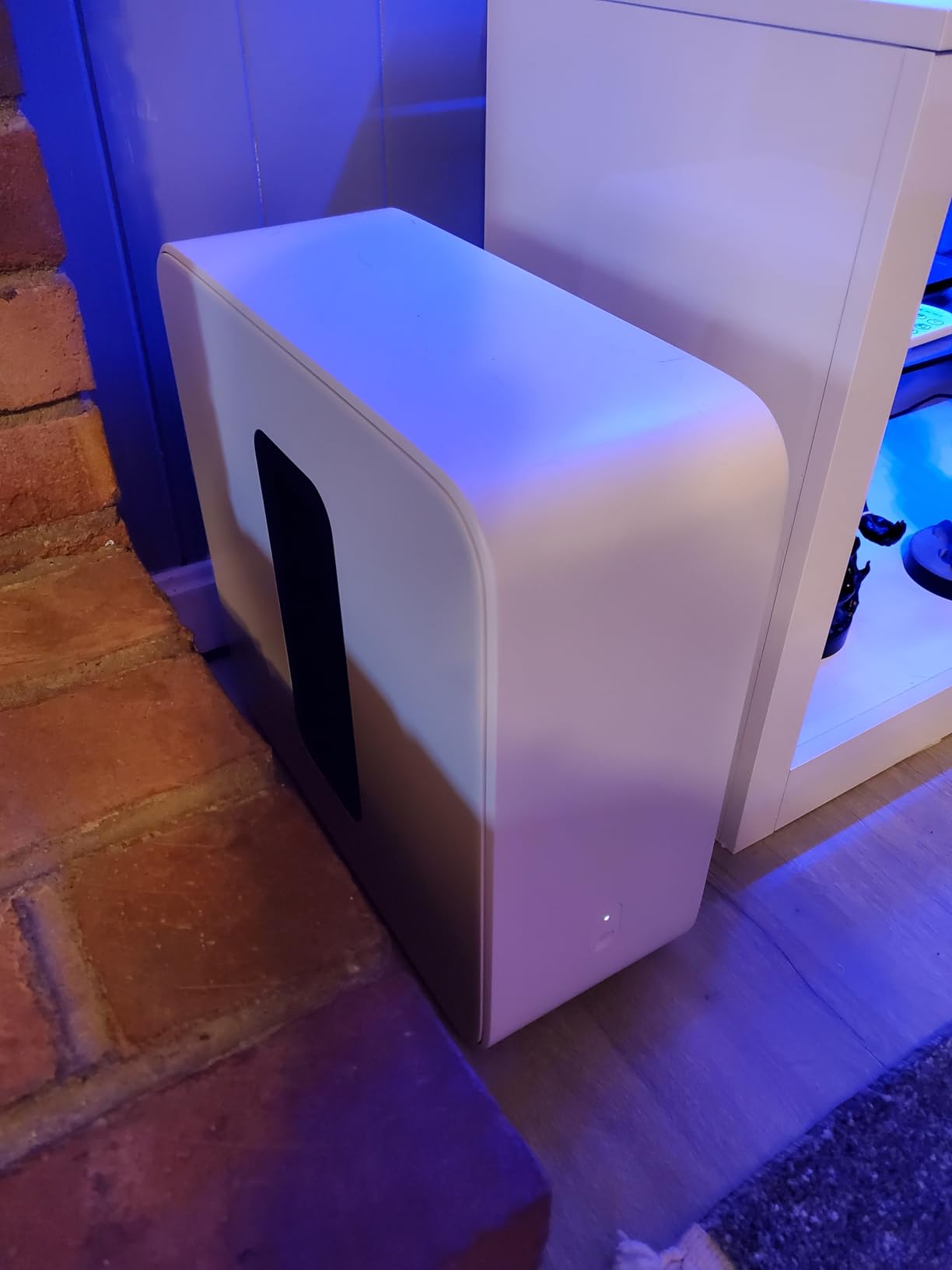 Sonos Sub 4 - Wireless Subwoofer - Black customer photo 2