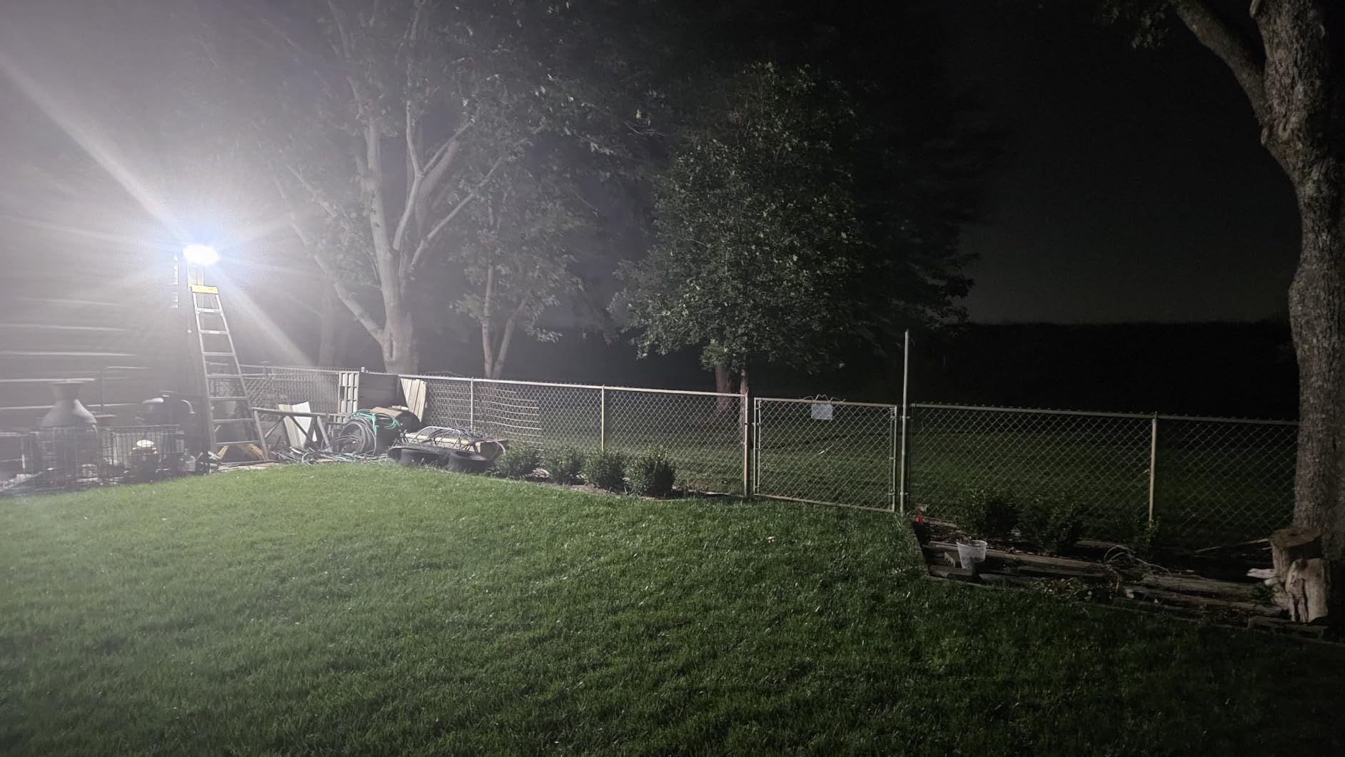 Feit Electric Outdoor LED Triple Head Solar Security Flood Lights with Motion Sensor, Dusk-to-Dawn Sensor, 3000 Lumens Floodlight, 5000K Daylight, No Hardwiring Needed, S13TFL/3000MOTSOL/WH customer photo 1