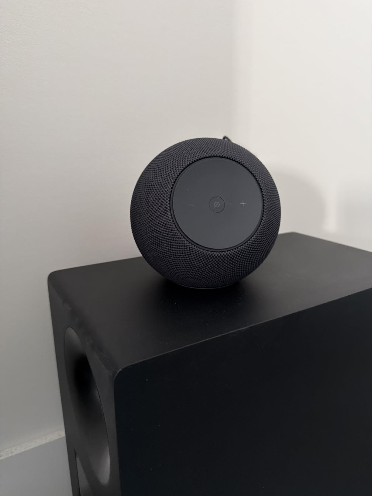 Echo Studio (newest model), Immersive spatial audio and Dolby Atmos, Graphite customer photo 1