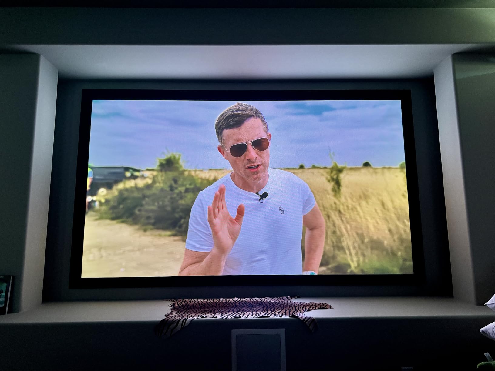 Valerion VisionMaster Pro2 Triple Laser Projector 4K, 15000:1 Contrast, 0.9-1.5x Optical Zoom, 2X Multitasking Power, IMAX, HDR10+, GTV, 4ms Lag-Free Gaming, 3000 ISO Lumens, Google Home, Apple Homekit customer photo 1