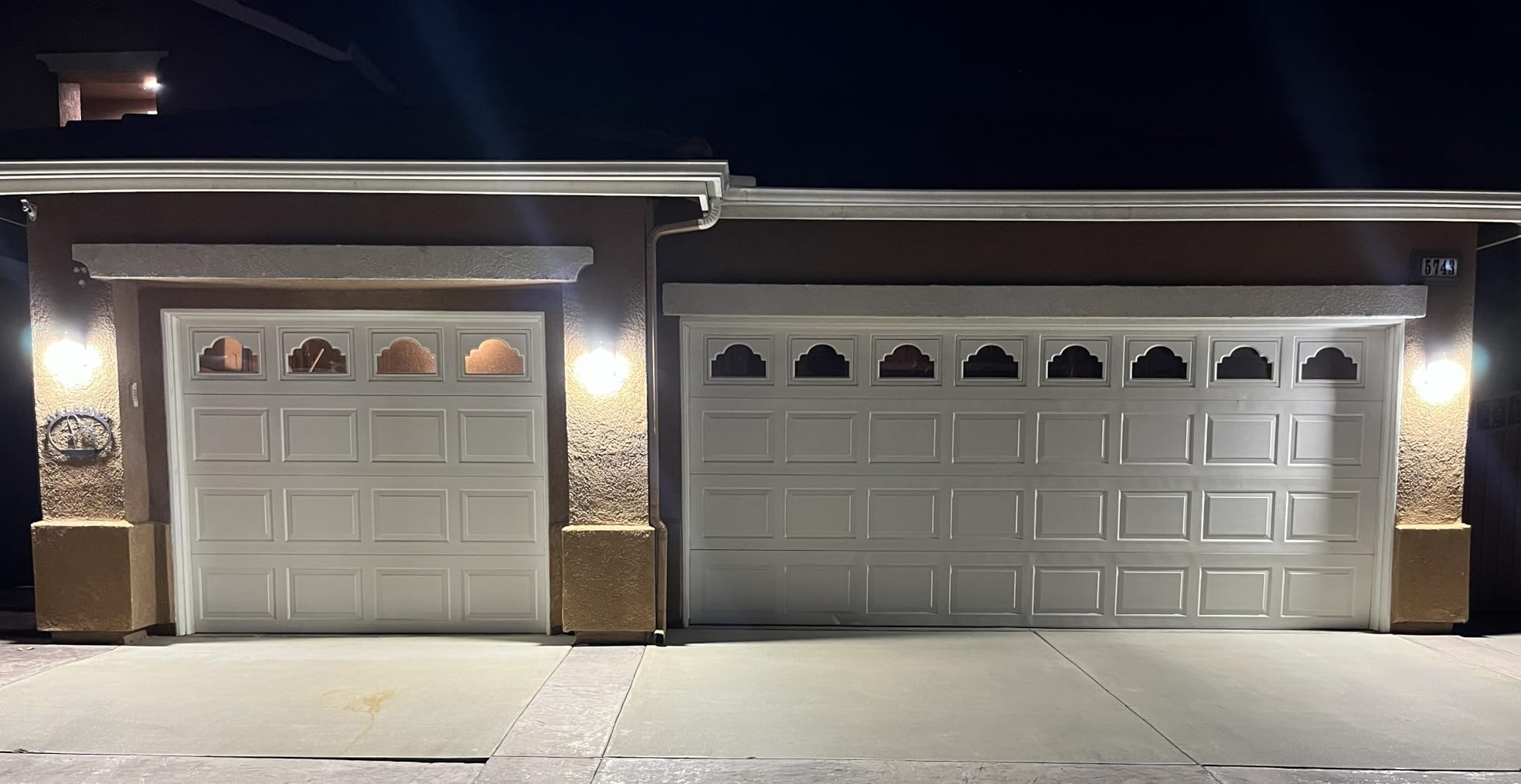 CINOTON 30W LED Wall Pack Light with Dusk to Dawn Sensor, 3600LM, 5000K Daylight [120Vac] Outdoor Wall Lights IP65 Waterproof LED Security Flood Lighting for Garage Warehouse Garden UL-Listed 2 Pack customer photo 1