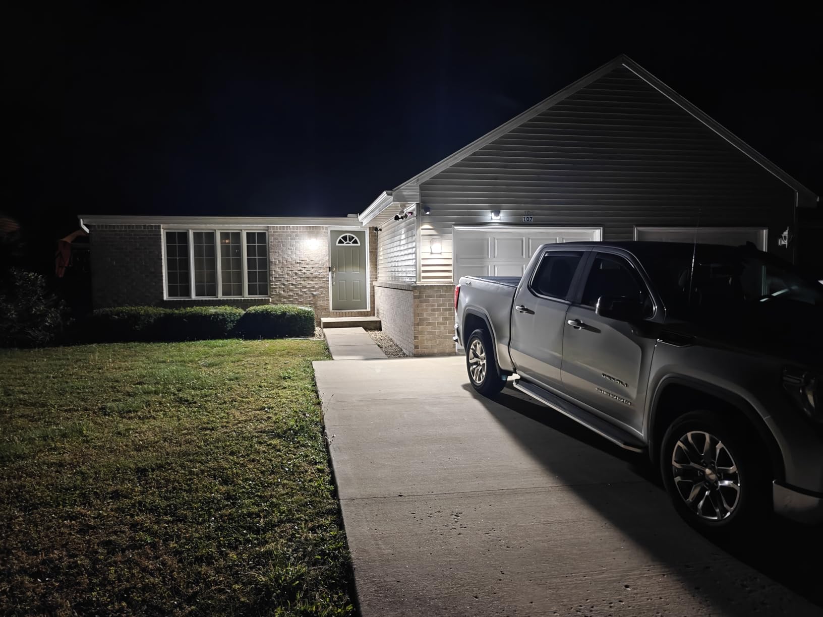 CINOTON 30W LED Wall Pack Light with Dusk to Dawn Sensor, 3600LM, 5000K Daylight [120Vac] Outdoor Wall Lights IP65 Waterproof LED Security Flood Lighting for Garage Warehouse Garden UL-Listed 2 Pack customer photo 2
