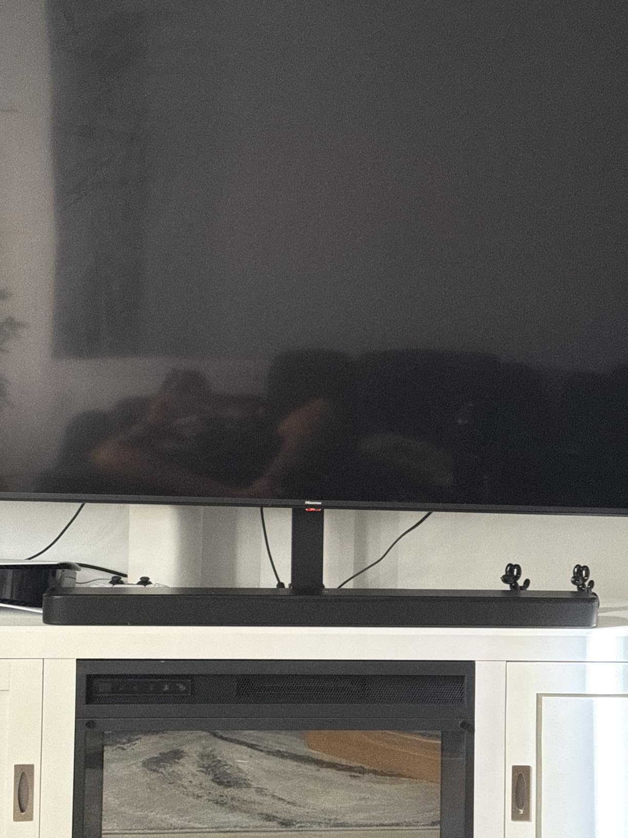 JBL Bar 300MK2-5.0 Channel All-in-one soundbar with Dolby Atmos, MultiBeam 3.0 & PureVoice 2.0, Easy Sound Calibration, ONE App and Works with Voice Assistant-Enabled Speakers (Black) customer photo 1